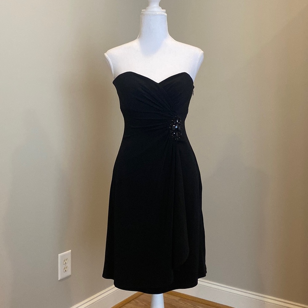 Black Strapless Cocktail Dress with Sweetheart Neckline